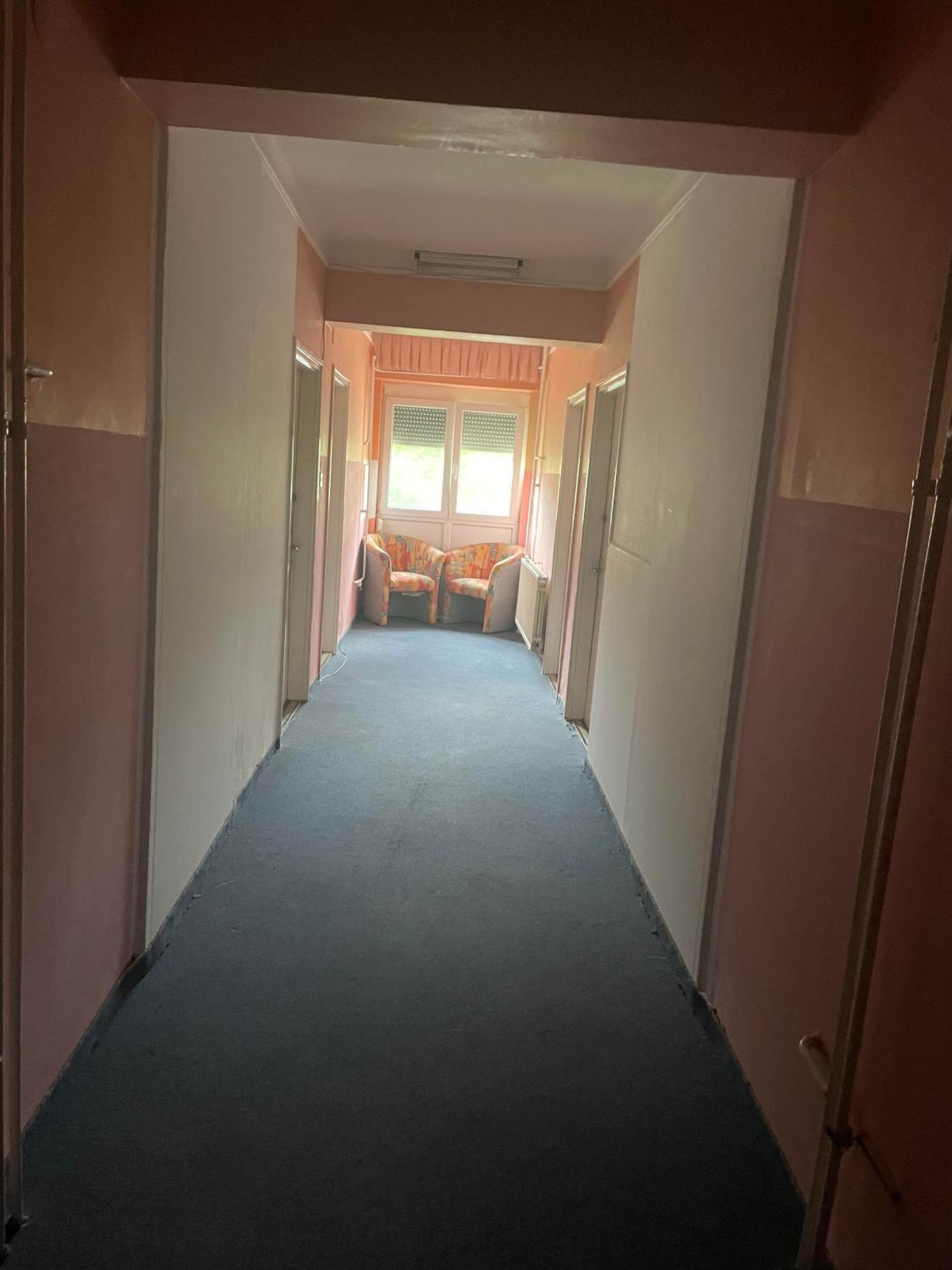 Tifani Szallo Hotel Balatonlelle Exterior foto